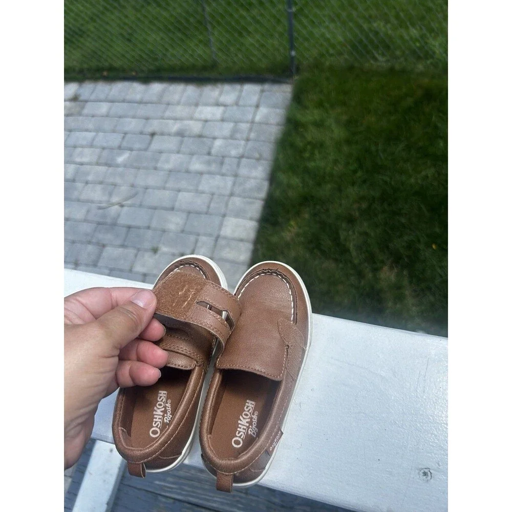 OshKosh B’gosh Boys Size 9M Brown Boat Shoes Sneakers